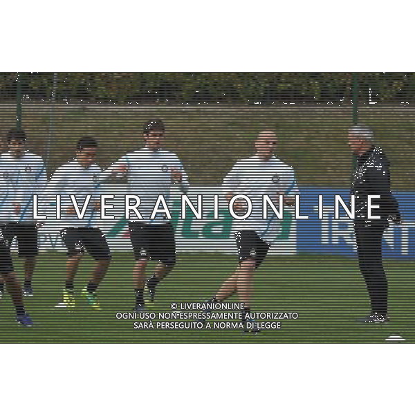 APPIANO GENTILE (CO) 12/3/2012 CHAMPIONS LEAGUE ALLENAMENTO FC INTERNAZIONALE NELLA FOTO CLAUDIO RANIERI-ESTEBAN CAMBIASSO FOTO ROMANO/AG ALDO LIVERANI