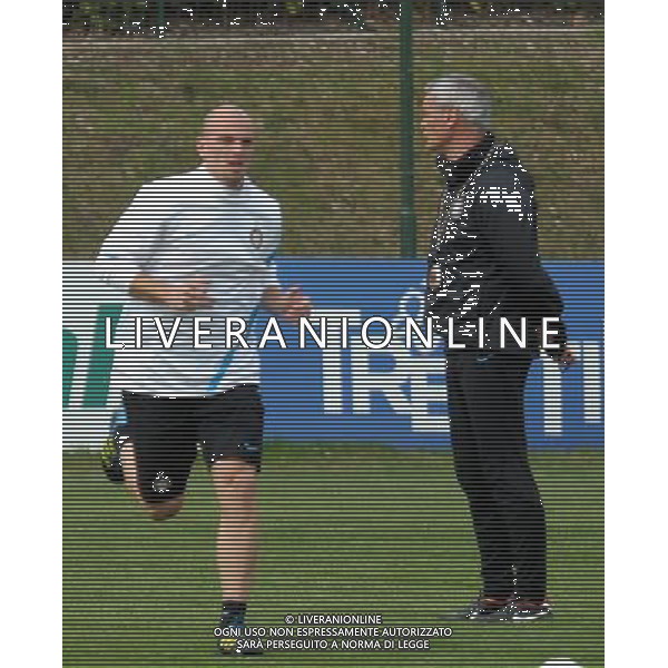 APPIANO GENTILE (CO) 12/3/2012 CHAMPIONS LEAGUE ALLENAMENTO FC INTERNAZIONALE NELLA FOTO CLAUDIO RANIERI.ESTEBAN CAMBIASSO FOTO ROMANO/AG ALDO LIVERANI