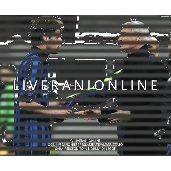 UEFA Champions League 2011/2012 Ottavi di Finale Ritorno Milano - 13.03.2012 Inter-Olympique Marsiglia Nella Foto: andrea poli re claudio anieri /Ph.Vitez-Ag. Aldo Liverani