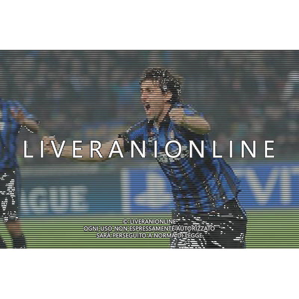 UEFA Champions League - Ottavi di finale gara di ritorno Milano 13-03-2012 Inter - Marsiglia nella foto: esultanza dopo il gol di diego milito foto Roberto Garavaglia - ag. Aldo Liverani sas