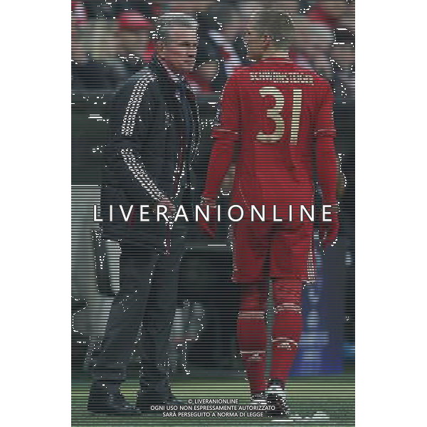 firo FuÃŸball,Fussball, 13.03.2012 Uefa Champions League Saison 2011/2012 Achtelfinale, Achtelfinal RÃ¼ckspiel, CL, FC Bayern MÃ¼nchen, Muenchen, FCB, FC Basel, 7 : 0, Einwechslung, rechts, Bastian Schweinsteiger, Bayern, Trainer, Bayern, Jupp Heynckes, $worldrightsEs gelten unsere AGB, einsehbar auf www.firosportphoto.de copyright by firo sportphoto: Coesfelder Str.207 48249 DÃ¼lmen www.firosportphoto.de mail@firosportphoto.de (V o l k s b a n k B o c h u m - W i t t e n ) BLZ.: 430 601 29 Kt. Nr.: 341 117 100 Tel:Â  02594 - 9916004 Fax:Â 02594 - 9916005 BAYERN MONACO - BASILIEA CHAMPIONS LEAGUE - AG ALDO LIVERANI SAS - ITALY ONLY - *** Local Caption *** .