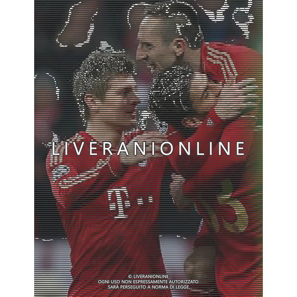 firo Fu§ball,Fussball, 13.03.2012 Uefa Champions League Saison 2011/2012 Achtelfinale, Achtelfinal RŸckspiel, CL, FC Bayern MŸnchen, Muenchen, FCB, FC Basel, 7 : 0, halbe Figur, Gestik, Jubel, jubeln, Gestik, Franck Ribery, Bayern, mit Mario Gomez, Bayern, links, Toni Kroos, Bayern, $worldrightsEs gelten unsere AGB, einsehbar auf www.firosportphoto.de copyright by firo sportphoto: Coesfelder Str.207 48249 DŸlmen www.firosportphoto.de mail@firosportphoto.de (V o l k s b a n k B o c h u m - W i t t e n ) BLZ.: 430 601 29 Kt. Nr.: 341 117 100 Tel:Ê 02594 - 9916004 Fax:Ê02594 - 9916005 BAYERN MONACO - BASILIEA CHAMPIONS LEAGUE - AG ALDO LIVERANI SAS - ITALY ONLY - *** Local Caption *** .