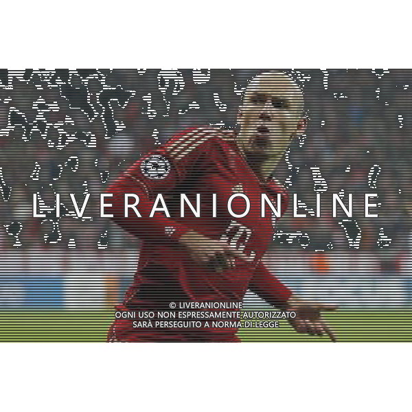 firo Fu§ball,Fussball, 13.03.2012 Uefa Champions League Saison 2011/2012 Achtelfinale, Achtelfinal RŸckspiel, CL, FC Bayern MŸnchen, Muenchen, FCB, FC Basel, 7 : 0, halbe Figur, Jubel, jubeln, Gestik, Arjen Robben, Bayern, $worldrightsEs gelten unsere AGB, einsehbar auf www.firosportphoto.de copyright by firo sportphoto: Coesfelder Str.207 48249 DŸlmen www.firosportphoto.de mail@firosportphoto.de (V o l k s b a n k B o c h u m - W i t t e n ) BLZ.: 430 601 29 Kt. Nr.: 341 117 100 Tel:Ê 02594 - 9916004 Fax:Ê02594 - 9916005 BAYERN MONACO - BASILIEA CHAMPIONS LEAGUE - AG ALDO LIVERANI SAS - ITALY ONLY - *** Local Caption *** .