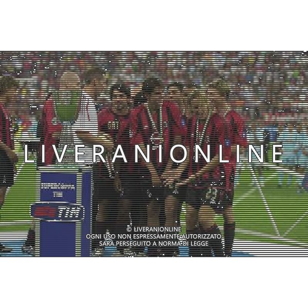 MILANO, 21-08-04 DFP/MARCO DE PONTI SUPERCOPPA ITALIANA / MILAN-LAZIO: PREMIAZIONE MILAN CON LA SUPERCOPPA ITALIANA AG ALDO LIVERANI SAS