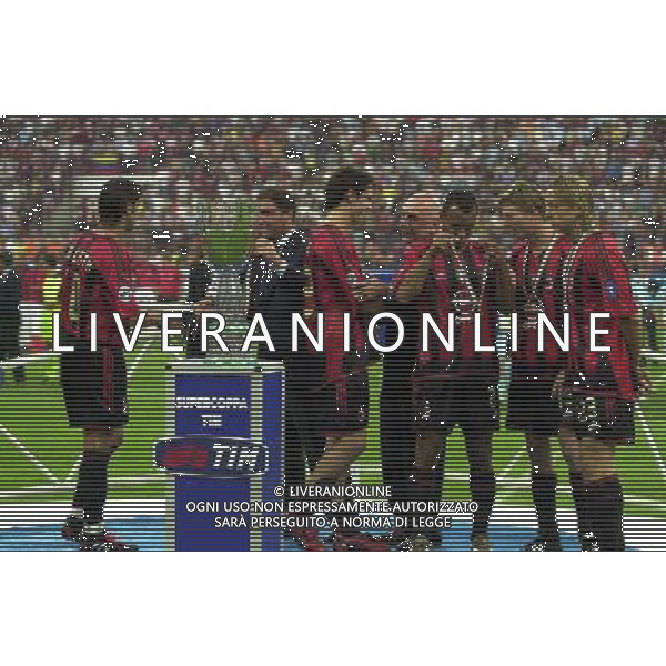 MILANO, 21-08-04 DFP/MARCO DE PONTI SUPERCOPPA ITALIANA / MILAN-LAZIO: PREMIAZIONE MILAN CON LA SUPERCOPPA ITALIANA AG ALDO LIVERANI SAS