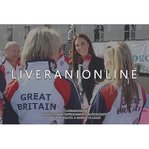 LONDON, ENGLAND - MARCH 15: Catherine, Duchess of Cambridge smiles as she meets the GB HockeyTeam at the Riverside Arena in the Olympic Park on March 15, 2012 in London, England. The Duchess of Cambridge viewed the Olympic park as well as meeting members of the men\'s and women\'s GB Hockey teams. ©photoshot/AGENZIA ALDO LIVERANI SAS - ITALY ONLY - REALI INGLESI: Kate Middleton, duchessa di Cambridge in visita al Parco Olimpico presso l\'Arena Riverside per incontrare i membri degli uomini e donne della squadra di hockey inglese - Londra, Inghilterra - 15 marzo 2012
