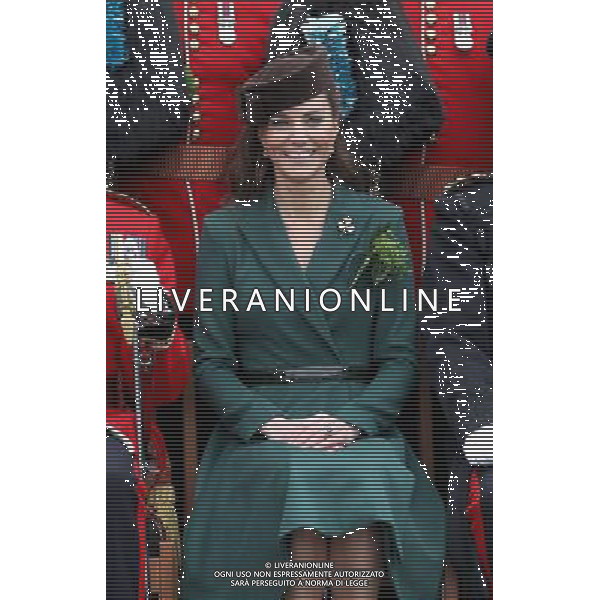 ALDERSHOT, ENGLAND - MARCH 17: Catherine, Duchess of Cambridge poses for an official photograph she visits Aldershot Barracks on St Patrick\'s Day on March 17, 2012 in Aldershot, England. The Duchess presented shamrocks to the Irish Guards at a St Patrick\'s Day parade during her visit. ©photoshot/Agenzia Aldo Liverani Sas - ITALY ONLY - REALI INGLESI: Kate Middleton duchessa di Cambridge con il battaglione delle Guardie irlandesi durante la Parata del giorno di San Patrizio, Caserma Mons, Aldershot 17 Marzo 2012.