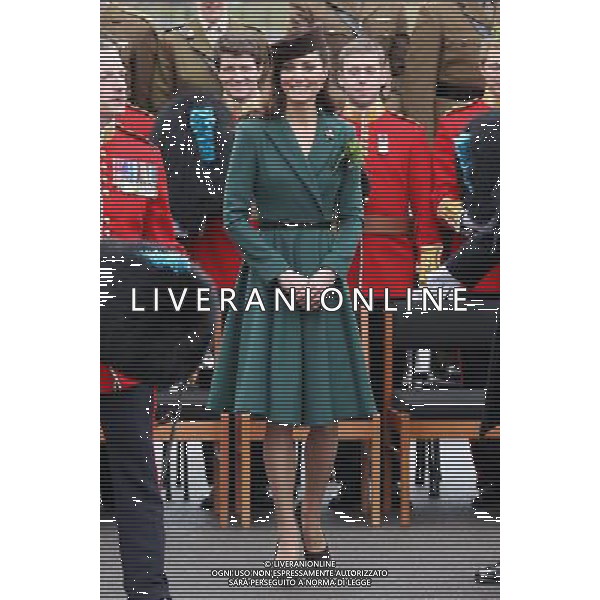 ALDERSHOT, ENGLAND - MARCH 17: Catherine, Duchess of Cambridge takes part in a St Patrick\'s Day parade as she visits Aldershot Barracks on St Patrick\'s Day on March 17, 2012 in Aldershot, England. The Duchess presented shamrocks to the Irish Guards at a St Patrick\'s Day parade during her visit. ©photoshot/Agenzia Aldo Liverani Sas - ITALY ONLY - REALI INGLESI: Kate Middleton duchessa di Cambridge con il battaglione delle Guardie irlandesi durante la Parata del giorno di San Patrizio, Caserma Mons, Aldershot 17 Marzo 2012.