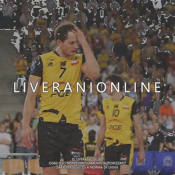 18.03.2012 LODZ- ATLAS ARENA (LODZ, POLAND - ATLAS ARENA) SIATKOWKA MEZCZYZN (MEN\'S VOLLEYBALL), CEV LIGA MISTRZOW MEZCZYZN (CEV VOLLEYBALL CHAMPIONS LEAGUE MEN\'S); FINAL FOUR MECZ FINALOWY - FINAL PGE SKRA BELCHATOW - ZENIT KAZAN ( FINAL GAME PGE SKRA BELCHATOW - ZENIT KAZAN) NZ BARTOSZ KUREK; SKRA SMUTEK, PORAZKA; ZLA DECYZJA SEDZIOW BLAD SEDZIOW; FOTO LUKASZ GROCHALA/ CYFRASPORT/NEWSPIX.PL --- Newspix.pl AG ALDO LIVERANI S A S ONLY ITALY *** Local Caption *** www.newspix.pl mail us: info@newspix.pl call us: 0048 022 23 22 222 --- Polish Picture Agency by Ringier Axel Springer Poland