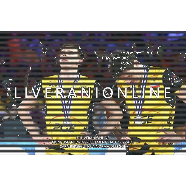 18.03.2012 LODZ- ATLAS ARENA (LODZ, POLAND - ATLAS ARENA) SIATKOWKA MEZCZYZN (MEN\'S VOLLEYBALL), CEV LIGA MISTRZOW MEZCZYZN (CEV VOLLEYBALL CHAMPIONS LEAGUE MEN\'S); FINAL FOUR MECZ FINALOWY - FINAL PGE SKRA BELCHATOW - ZENIT KAZAN ( FINAL GAME PGE SKRA BELCHATOW - ZENIT KAZAN) NZ MARIUSZ WLAZLY, DANIEL PLINSKI (P); SKRA SMUTEK, PORAZKA; ZLA DECYZJA SEDZIOW BLAD SEDZIOW; FOTO LUKASZ GROCHALA/ CYFRASPORT/NEWSPIX.PL --- Newspix.pl AG ALDO LIVERANI S A S ONLY ITALY *** Local Caption *** www.newspix.pl mail us: info@newspix.pl call us: 0048 022 23 22 222 --- Polish Picture Agency by Ringier Axel Springer Poland