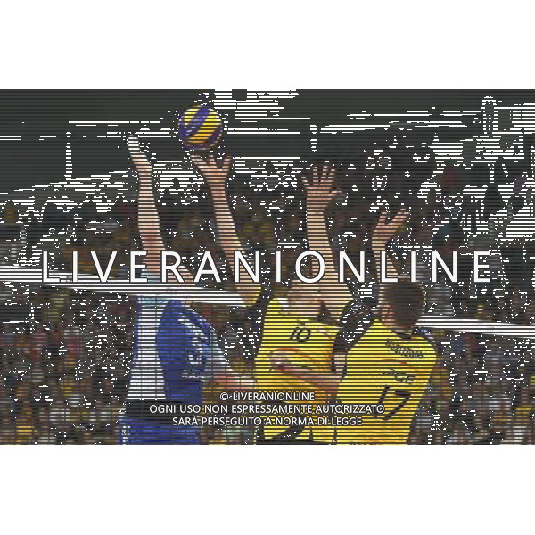 18.03.2012 LODZ- ATLAS ARENA (LODZ, POLAND - ATLAS ARENA) SIATKOWKA MEZCZYZN (MEN\'S VOLLEYBALL), CEV LIGA MISTRZOW MEZCZYZN (CEV VOLLEYBALL CHAMPIONS LEAGUE MEN\'S); FINAL FOUR MECZ FINALOWY - FINAL PGE SKRA BELCHATOW - ZENIT KAZAN ( FINAL GAME PGE SKRA BELCHATOW - ZENIT KAZAN) NZ NIKOLAY APALIKOV (L), MIGUEL FALASCA (C), MARCIN MOZDZONEK FOTO LUKASZ GROCHALA/ CYFRASPORT/NEWSPIX.PL --- Newspix.pl AG ALDO LIVERANI S A S ONLY ITALY *** Local Caption *** www.newspix.pl mail us: info@newspix.pl call us: 0048 022 23 22 222 --- Polish Picture Agency by Ringier Axel Springer Poland