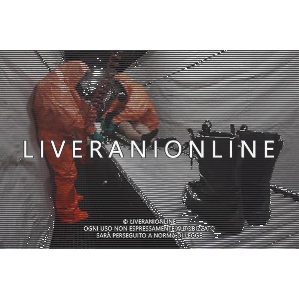 Warsaw, 29 October 2009. Polish Emergency Services exercises before Euro 2012 in Poland and Ukraine. Patrol 09 excercises imitate chemical contamination in Warsaw\'s Underground, Bus and tram Station, Warsaw, Poland. (ukit) Grzegorz Jakubowski ©photoshot/AGENZIA ALDO LIVERANI SAS - ITALY ONLY - Esercitazioni di Polizia di evacuazione dello stadio, soccorsi di paramedici e servizi di emergenza in previsione degli Europei di Calcio Euro 2012 in Polonia e Ucraina