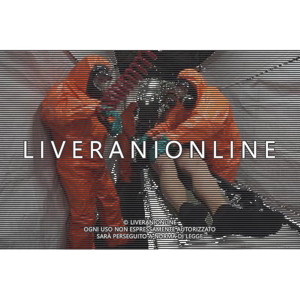 Warsaw, 29 October 2009. Polish Emergency Services exercises before Euro 2012 in Poland and Ukraine. Patrol 09 excercises imitate chemical contamination in Warsaw\'s Underground, Bus and tram Station, Warsaw, Poland. (ukit) Grzegorz Jakubowski ©photoshot/AGENZIA ALDO LIVERANI SAS - ITALY ONLY - Esercitazioni di Polizia di evacuazione dello stadio, soccorsi di paramedici e servizi di emergenza in previsione degli Europei di Calcio Euro 2012 in Polonia e Ucraina