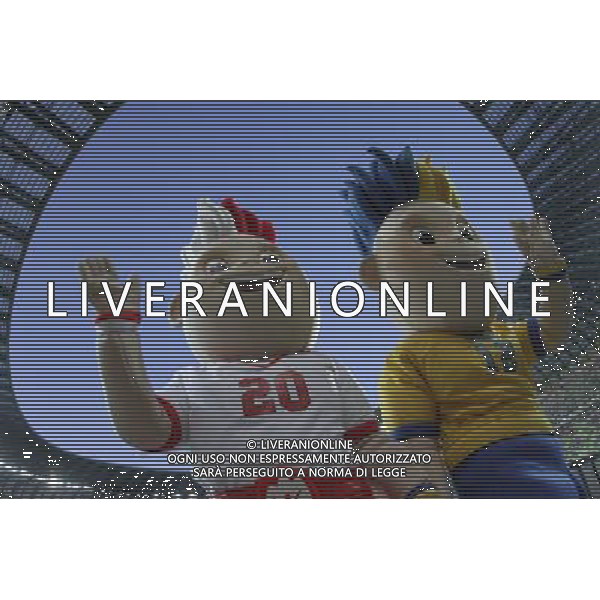 Gdansk, 06 September 2010. Twins Slavek and Slavko - official mascots of Euro 2012 in Poland and Ukraine during friendly match between Poland and Germany in PGE Arena, Gdansk, Poland. (ukit) Bart³omiej Zborowski ©photoshot/AGENZIA ALDO LIVERANI SAS - ITALY ONLY - Esercitazioni di Polizia di evacuazione dello stadio, soccorsi di paramedici e servizi di emergenza in previsione degli Europei di Calcio Euro 2012 in Polonia e Ucraina