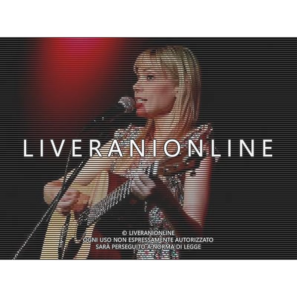 March 9, 2010 - Atlanta, GA - the comedy team of Garfunkel \' Oates, comprised of actors Riki Lindhome and Kate Micucci, made a stop at The Laughing Skull Lounge in downtown Atlanta and performed several shows to sold out audiences. Photo credit: Dan Harr/Admedia /AGENZIA ALDO LIVERANI SAS - ITALY ONLY - EDITORIAL USE ONLY