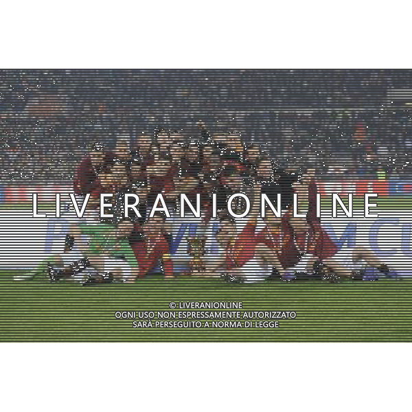Roma - 22/03/2012 - Stadio Olimpico - Primavera TIM CUP 2011-2012 finale ritorno - Roma vs Juventus - nella foto: Festeggiamenti giocatori As Roma Â© Fabrizio Corradetti - Ag. Aldo Liverani sas
