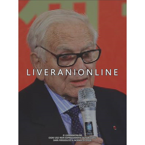 (120327) -- HEFEI, March 27, 2012 () -- Renowned fashion designer Pierre Cardin speaks at a press conference in Hefei, capital of east China\'s Anhui Province, March 27, 2012. A press conference in the name of \'Maxim\'s-l\'art de vivre\' was held here on Tuesday, the 90-year-old designer Pierre Cardin introduced his design concepts and inspirations on both Pierre Cardin fashions and Maxim\'s restaurants. The popular Maxim\'s opened its 11th branch restaurant in the world here on Tuesday. The restaurant and the Maxim\'s brand belongs to Pierre Cardin. (/Xu Zijian) AG ALDO LIVERANI S A S ONLY ITALY
