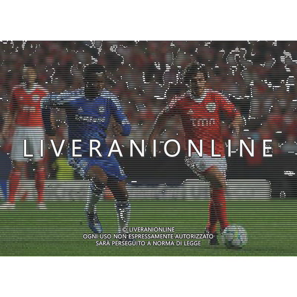20120327: LISBON, PORTUGAL - Champions League 2011/2012 - Quarter-finals, First leg: SL Benfica vs Chelsea. In picture: Benfica\'s Pablo Aimar, from Argentine, right, fights for the ball with Chelsea\'s John Obi Mikel, from Nigeria. PHOTO: Alvaro Isidoro/CITYFILES pilka nozna liga mistrzow sezon 2011/2012 CWIERCFINAL BENFICA LIZBONA vs CHELSEA LONDYN FOT. CITYFILES/NEWSPIX.PL PORTUGAL,BRAZIL,SPAIN,GERMANY,FRANCE,UK OUT !!! --- Newspix.pl /AG ALDO LIVERANI CHAMPIONS LEAGUE BENFICA CHELSEA - ITALY ONLY - *** Local Caption *** .