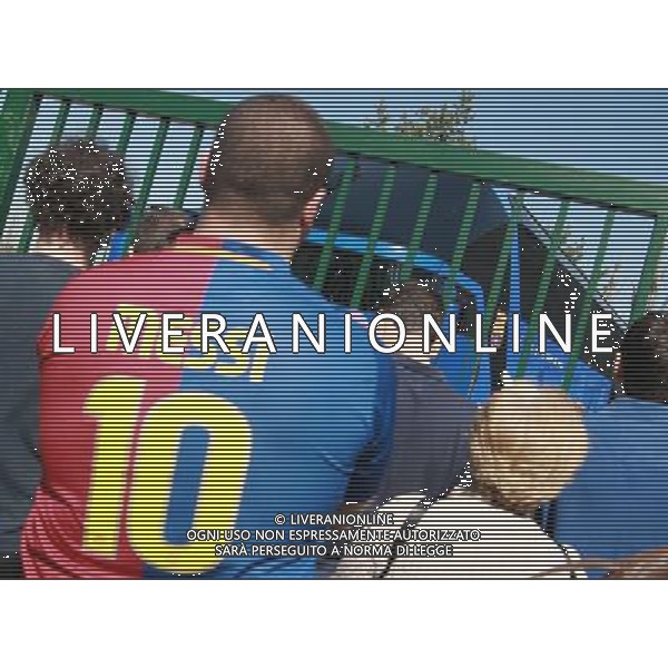 MILANO 29/3/2012 CENTRO PORTIVO GIACINTO FACCHETTI ALLENAMENTO DEL BARCELONA DOPO LA SFIDA DI CHAMPIONS CONTRO IL MILAN NELLA FOTO ARRIVO AL CAMPO SPORTIVO DEL PULLMAN DEL BARCELONA PH.FIOCHI/ALDO LIVERANI SAS
