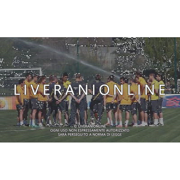 MILANO 29/3/2012 CENTRO PORTIVO GIACINTO FACCHETTI ALLENAMENTO DEL BARCELONA DOPO LA SFIDA DI CHAMPIONS CONTRO IL MILAN NELLA FOTO JOSEPH GUARDIOLA PARLA ALLA SQUADRA PH.FIOCHI/ALDO LIVERANI SAS