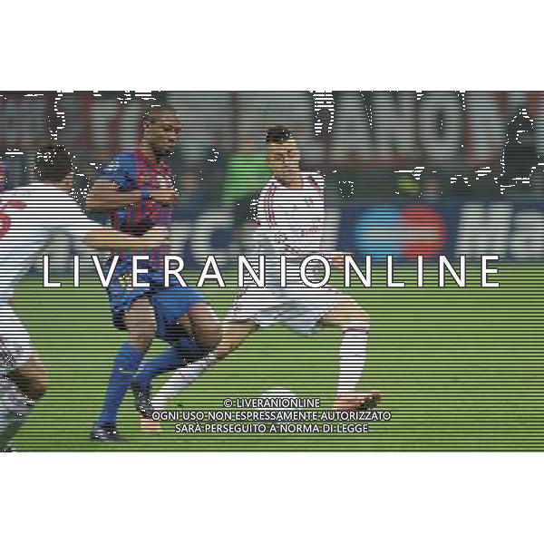 UEFA Champions League - Quarti di finale gara di andata Milano 28-03-2012 Milan - Barcellona nella foto: Seydou Keita (Barcellona) e sulla DX Stephan El Shaarawy (Milan) foto Roberto Garavaglia - ag. Aldo Liverani sas