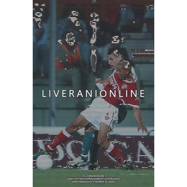 PERUGIA 12/08/2003 FINALE DI ANDATA INTERTOTO 2003 PERUGIA-WOLFSBURG NELLA FOTO:ALIOUI ALLE PRESE CON UN AVVERSARIO* FOTO 1905/ROBERTO SETTONCE/ALDO LIVERANI S.A.S.