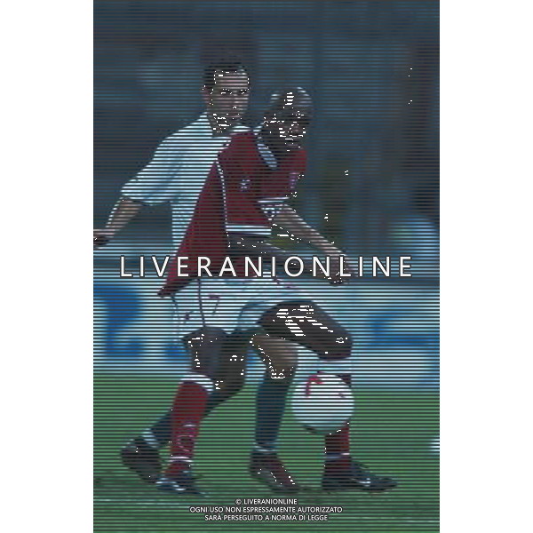 PERUGIA 12/08/2003 FINALE DI ANDATA INTERTOTO 2003 PERUGIA-WOLFSBURG NELLA FOTO:DIAMOUTENE PRESSATO DA UN AVVERSARIO* FOTO 1905/ROBERTO SETTONCE/ALDO LIVERANI S.A.S.