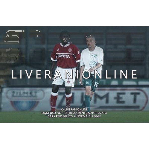 PERUGIA 12/08/2003 FINALE DI ANDATA INTERTOTO 2003 PERUGIA-WOLFSBURG NELLA FOTO:OBODO CONTROLLA D\'ALESSANDRO* FOTO 1905/ROBERTO SETTONCE/ALDO LIVERANI S.A.S.