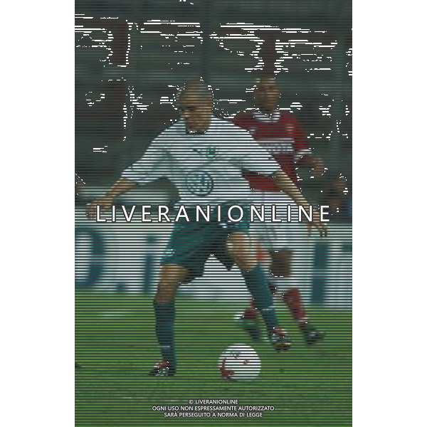 PERUGIA 12/08/2003 FINALE DI ANDATA INTERTOTO 2003 PERUGIA-WOLFSBURG NELLA FOTO:CONTROLLO DI PALLA PER D\'ALESSANDRO* FOTO 1905/ROBERTO SETTONCE/ALDO LIVERANI S.A.S.