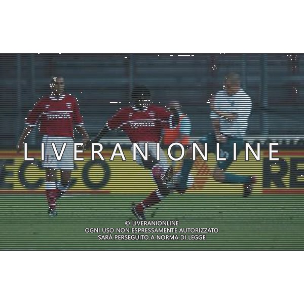 PERUGIA 12/08/2003 FINALE DI ANDATA INTERTOTO 2003 PERUGIA-WOLFSBURG NELLA FOTO:OBODO CONTRASTO CON D\'ALESSANDRO* FOTO 1905/ROBERTO SETTONCE/ALDO LIVERANI S.A.S.