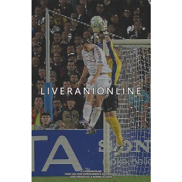 UEFA Champions League 2011/2012 Quarti di Finale Ritorno Barcellona (Spagna) - 03.04.2012 Barcellona-Milan Nella Foto:ibrahimovic anticipato da valdes /Ph.Vitez-Ag. Aldo Liverani