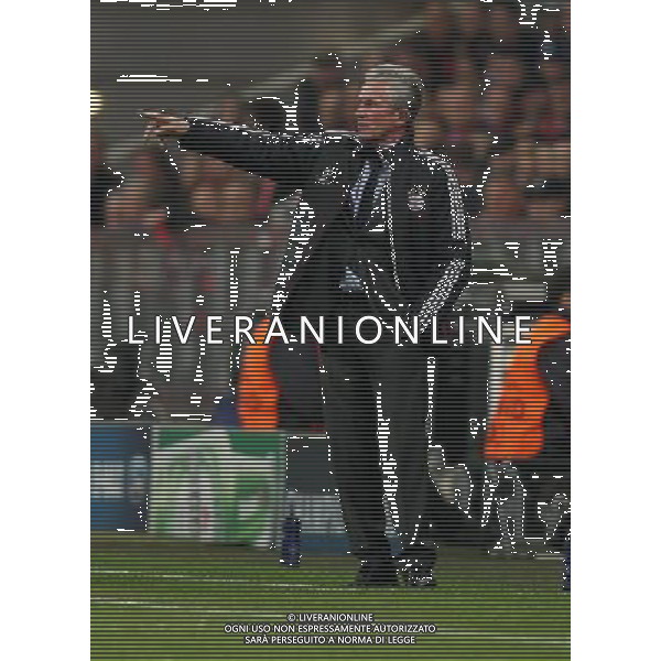 firo Fu§ball,Fussball, 03.04.2012 Uefa Champions League Saison 2011/2012 Viertelfinale, Viertelfinal - RŸckspiel Champions League, CL, FC Bayern MŸnchen, Muenchen, FCB - Olympique Marseille, 2 : 0, ganze Figur, Gestik, Trainer, Bayern, Jupp Heynckes, $worldrightsEs gelten unsere AGB, einsehbar auf www.firosportphoto.de copyright by firo sportphoto: Coesfelder Str.207 48249 DŸlmen www.firosportphoto.de mail@firosportphoto.de (V o l k s b a n k B o c h u m - W i t t e n ) BLZ.: 430 601 29 Kt. Nr.: 341 117 100 Tel:Ê 02594 - 9916004 Fax:Ê02594 - 9916005 BAYERN MONACO MARSIGLIA ©AG ALDO LIVERANI SAS - ITALY ONLY - *** Local Caption *** .