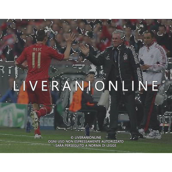 firo Fu§ball,Fussball, 03.04.2012 Uefa Champions League Saison 2011/2012 Viertelfinale, Viertelfinal - RŸckspiel Champions League, CL, FC Bayern MŸnchen, Muenchen, FCB - Olympique Marseille, 2 : 0, ganze Figur, Jubel, jubeln, Gestik, links, Ivica Olic, Bayern, rechts, Trainer, Bayern, Jupp Heynckes, $worldrightsEs gelten unsere AGB, einsehbar auf www.firosportphoto.de copyright by firo sportphoto: Coesfelder Str.207 48249 DŸlmen www.firosportphoto.de mail@firosportphoto.de (V o l k s b a n k B o c h u m - W i t t e n ) BLZ.: 430 601 29 Kt. Nr.: 341 117 100 Tel:Ê 02594 - 9916004 Fax:Ê02594 - 9916005 BAYERN MONACO MARSIGLIA ©AG ALDO LIVERANI SAS - ITALY ONLY - *** Local Caption *** .