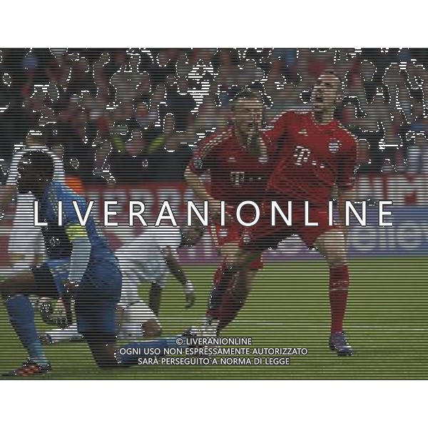firo Fu§ball,Fussball, 03.04.2012 Uefa Champions League Saison 2011/2012 Viertelfinale, Viertelfinal - RŸckspiel Champions League, CL, FC Bayern MŸnchen, Muenchen, FCB - Olympique Marseille, 2 : 0, Jubel, jubeln, Gestik, Franck Ribery, Bayern, Ÿber Tor von Ivica Olic, Bayern, ganze Figur, Gestik, Jubel, jubeln, Gestik, Franck Ribery, Bayern, Ÿber das Tor von Ivica Olic, Bayern, Wut gegen Fans Marseille, links, Steve Mandanda, Olympique Marseille, $worldrightsEs gelten unsere AGB, einsehbar auf www.firosportphoto.de copyright by firo sportphoto: Coesfelder Str.207 48249 DŸlmen www.firosportphoto.de mail@firosportphoto.de (V o l k s b a n k B o c h u m - W i t t e n ) BLZ.: 430 601 29 Kt. Nr.: 341 117 100 Tel:Ê 02594 - 9916004 Fax:Ê02594 - 9916005 BAYERN MONACO MARSIGLIA ©AG ALDO LIVERANI SAS - ITALY ONLY - *** Local Caption *** .