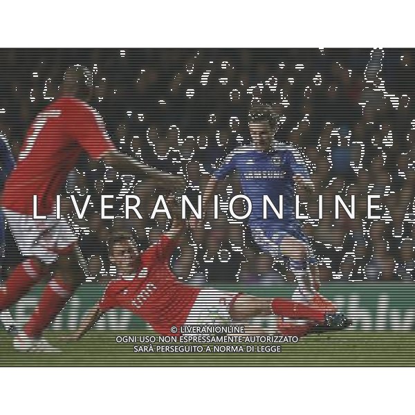 Benfica\'s Nemanja Matic and Chelsea\'s Juan Mata in action during todays match Football - Champions League Quarter Final Second Leg - Chelsea v Benfica - Wednesday 3rd April 2012 - Stamford Bridge - London © CameraSport - 43 Linden Ave. Countesthorpe. Leicester. England. LE8 5PG - Tel: +44 (0) 116 277 4147 - admin@camerasport.com - www.camerasport.com QUARTI DI RITORNO DI CHAMPIONS LEAGUE CHELSEA - BENFICA ALDO LIVERANI SAS ITALY ONLY *** Local Caption *** .