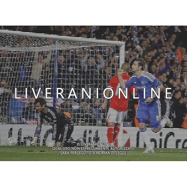 Chelsea\'s Frank Lampard celebrates scoring his sides first goal 1-0 from a penalty kick Champions League Quarter Final Second Leg - Chelsea v Benfica - Wednesday 3rd April 2012 - Stamford Bridge - London © CameraSport - 43 Linden Ave. Countesthorpe. Leicester. England. LE8 5PG - Tel: +44 (0) 116 277 4147 - admin@camerasport.com - www.camerasport.com QUARTI DI RITORNO DI CHAMPIONS LEAGUE CHELSEA - BENFICA ALDO LIVERANI SAS ITALY ONLY *** Local Caption *** .