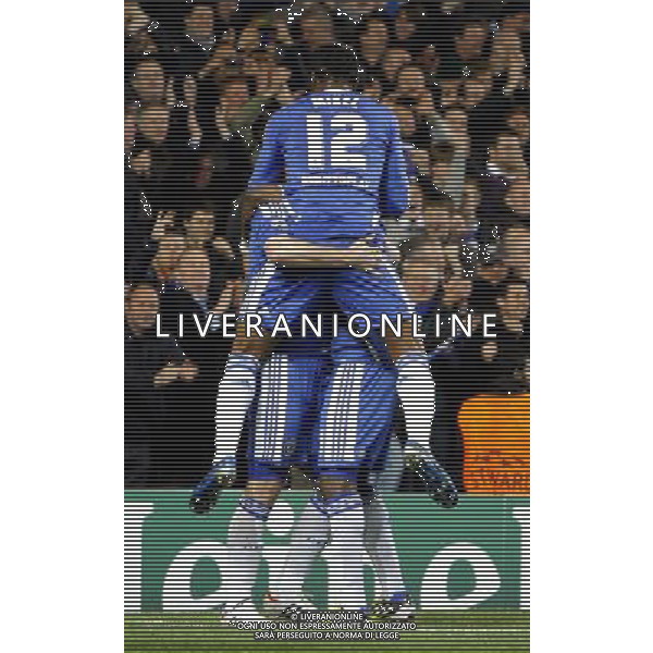 Chelsea\'s Frank Lampard celebrates scoring his sides first goal 1-0 from a penalty kick Champions League Quarter Final Second Leg - Chelsea v Benfica - Wednesday 3rd April 2012 - Stamford Bridge - London © CameraSport - 43 Linden Ave. Countesthorpe. Leicester. England. LE8 5PG - Tel: +44 (0) 116 277 4147 - admin@camerasport.com - www.camerasport.com QUARTI DI RITORNO DI CHAMPIONS LEAGUE CHELSEA - BENFICA ALDO LIVERANI SAS ITALY ONLY *** Local Caption *** .