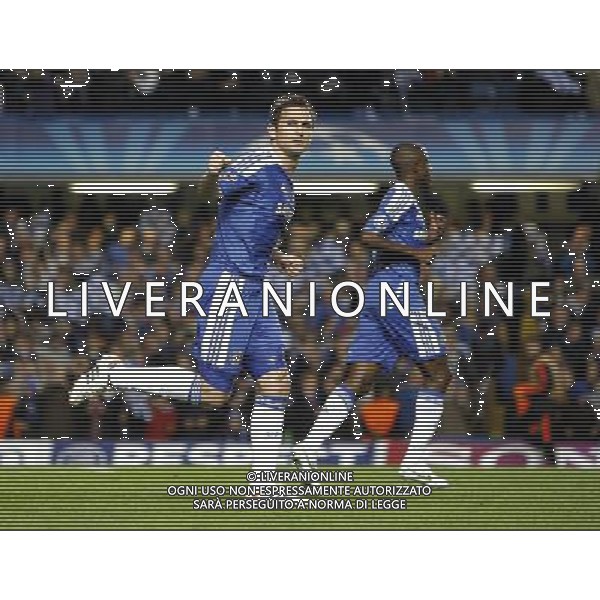 Chelsea\'s Frank Lampard celebrates scoring his sides first goal 1-0 from a penalty kick Champions League Quarter Final Second Leg - Chelsea v Benfica - Wednesday 3rd April 2012 - Stamford Bridge - London © CameraSport - 43 Linden Ave. Countesthorpe. Leicester. England. LE8 5PG - Tel: +44 (0) 116 277 4147 - admin@camerasport.com - www.camerasport.com QUARTI DI RITORNO DI CHAMPIONS LEAGUE CHELSEA - BENFICA ALDO LIVERANI SAS ITALY ONLY *** Local Caption *** .