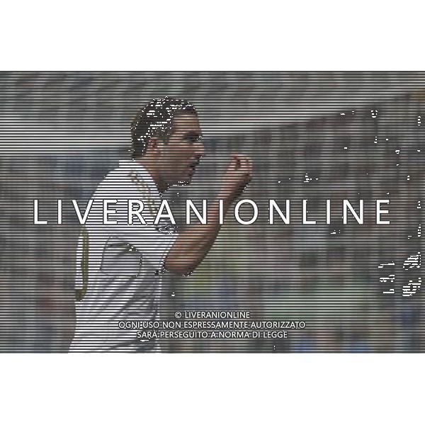 Real Madrid\'s Gonzalo Higuain during Champions League match on april 4th 2012. Photo: Cesar Cebolla / ALFAQUI /ALDO LIVERANI SAS - ITALY ONLY -