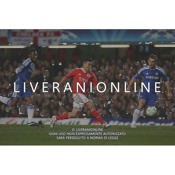 Benfica\'s Nicolas Gaitan dribbles the ball during his side\'s Champion\'s League quarter-final second leg clash against Chelsea at Stamford Bridge in west London. Photo date: Tuesday April 4, 2012. Photo credit: Johnny Green ©photoshot/AGENZIA ALDO LIVERANI SAS - ITALY ONLY - Chelsea - Benfica quarti di finale UEFA Champions League gara di ritorno a Stamford Bridge il 4 aprile 2012 a Londra