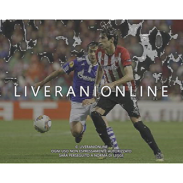 Athletic Club de Bilbao\'s Javi Martinez (r) and FC Schalke 04\'s Raul Gonzalez during Europa League match.April 5,2012. (ALTERPHOTOS/Acero) AG ALDO LIVERANI S A S ONLY ITALY