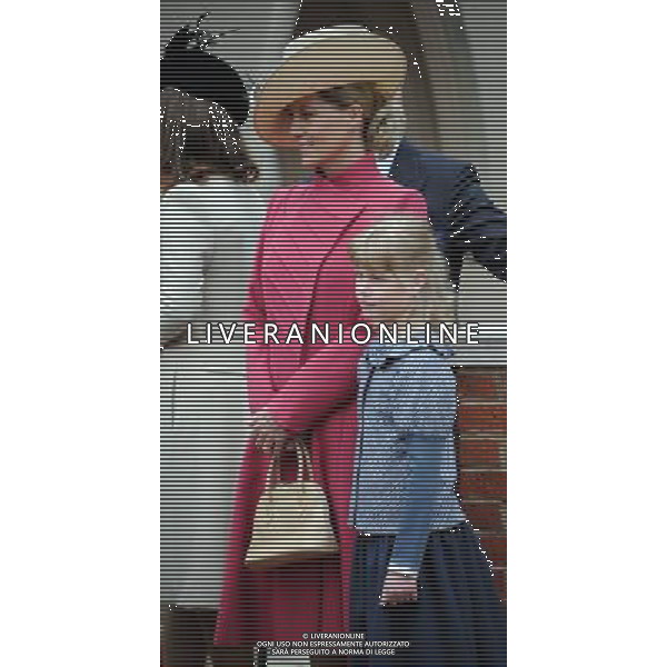 Countess Of Wessex and daughter Lady Louise at the Easter Sunday Royal service at the St George\'s Chapel, Windsor Castle, Windsor, Berkshire, England 8th April 2012 picture by Marc Larkin/Photoshot ©photoshot/Agenzia Aldo Liverani Sas - ITALY ONLY - REALI INGLESI: Domenica di Pasqua Royal Service 2012 alla Cappella di San Giorgio, Castello di Windsor, Windsor, Berkshire, Inghilterra, 8 aprile 2012