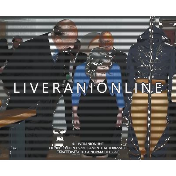 The Duke of Edinburgh, accompanied by Janet Barnes, CEO of York Museums Trust, studies a mannequin on display as part of an exhibition of medieval costumes designed by York College Students, during a visit to the Yorkshire Museum after the Royal Maundy Service held in York Minster. ©photoshot/AGENZIA ALDO LIVERANI SAS - ITALY ONLY - REALI INGLESI: La regina Elisabetta II d\'inghilterra durante una visita al Museo Yorkshire