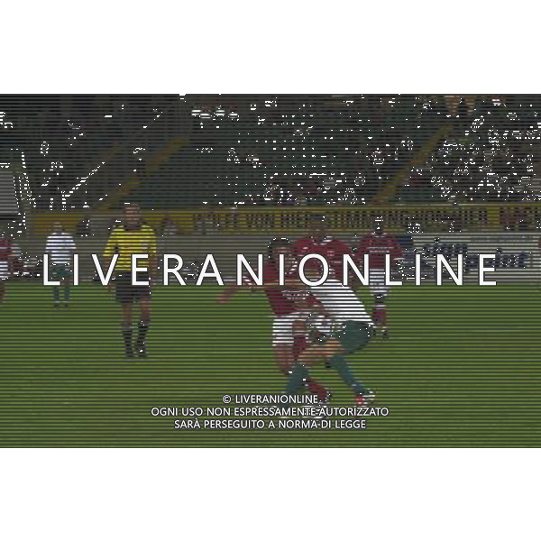 WOLFSBURG (GERMANIA) 26/08/2003 FINALE DI RITORNO INTERTOTO 2003 WOLFSBURG-PERUGIA NELLA FOTODUELLO A CENTROCAMPO FRA TEDESCO E D\'ALESSANDRO* FOTO 1905/ROBERTO SETTONCE/ALDO LIVERANI S.A.S.