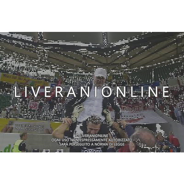 WOLFSBURG (GERMANIA) 26/08/2003 FINALE DI RITORNO INTERTOTO 2003 WOLFSBURG-PERUGIA NELLA FOTO:COSMI SUL TETTO D\'EUROPA* FOTO 1905/ROBERTO SETTONCE/ALDO LIVERANI S.A.S.