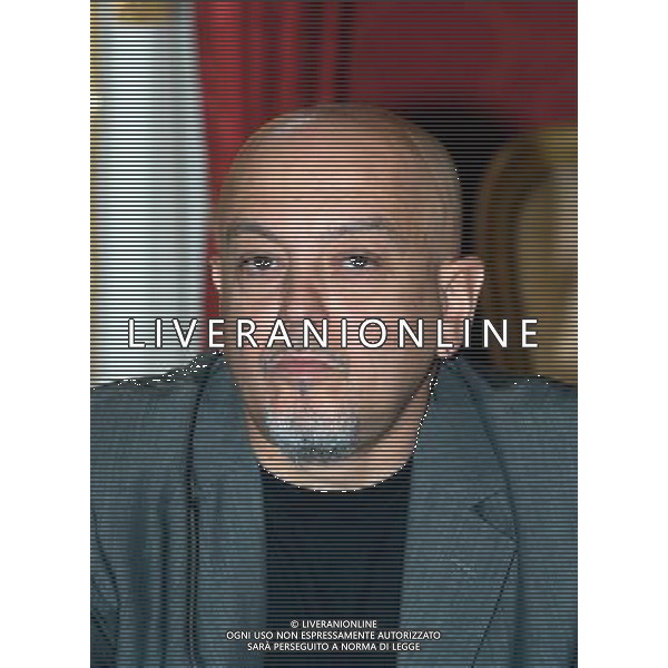 MILANO 3/06/03 MISSIONE IRAQ - PROVINCIA DI MILANO E NAZIONALE ITALIANA CANTANTI INSIEME PER SOLIDARIETA\' NELL FOTO: ENRICO RUGGERI STEFANO DE GRANDIS/ AGENZIA ALDO LIVERANI