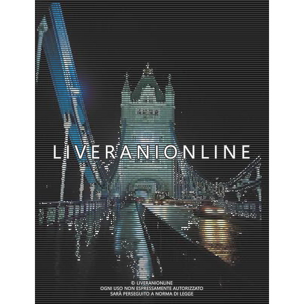 LONDRA NELLA FOTO TOWER BRIDGE AGENZIA ALDO LIVERANI IFC