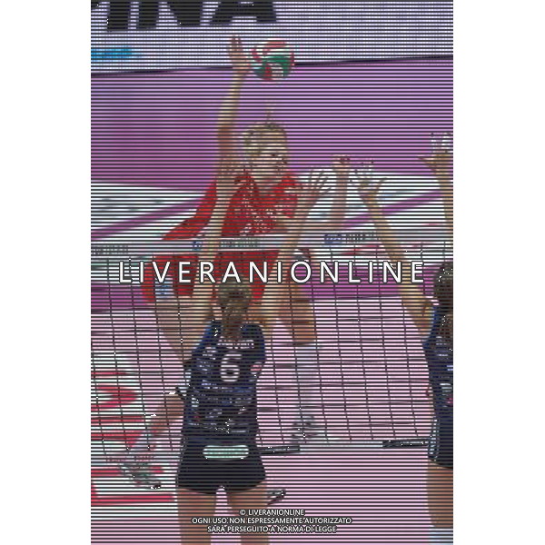 Monza - 13/04/2012 Campionato Italiano Pallavolo Femminile Finale Scudetto - Gara 4 MC Carnaghi Villa Cortese - Yamamay Busto Arsizio nella foto: Cristina Bauer (Busto Arsizio) foto Roberto Garavaglia - ag. Aldo Liverani sas