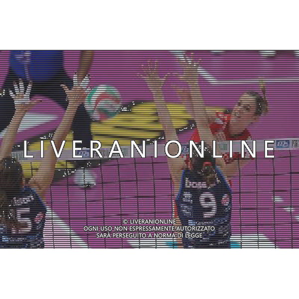Monza - 13/04/2012 Campionato Italiano Pallavolo Femminile Finale Scudetto - Gara 4 MC Carnaghi Villa Cortese - Yamamay Busto Arsizio nella foto: Helena Havelkova (Yamamay Busto Arsizio) foto Roberto Garavaglia - ag. Aldo Liverani sas