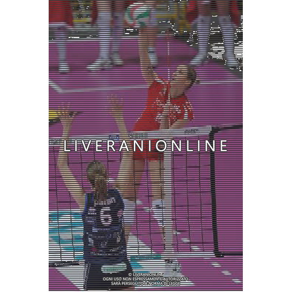 Monza - 13/04/2012 Campionato Italiano Pallavolo Femminile Finale Scudetto - Gara 4 MC Carnaghi Villa Cortese - Yamamay Busto Arsizio nella foto: Helena Havelkova (Yamamay Busto Arsizio) foto Roberto Garavaglia - ag. Aldo Liverani sas